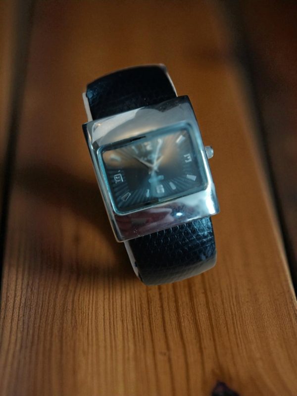 (Lc10) Le Chat ladies chunky bangle style watch - Image 4