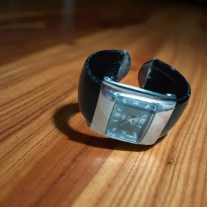 (Lc10) Le Chat ladies chunky bangle style watch