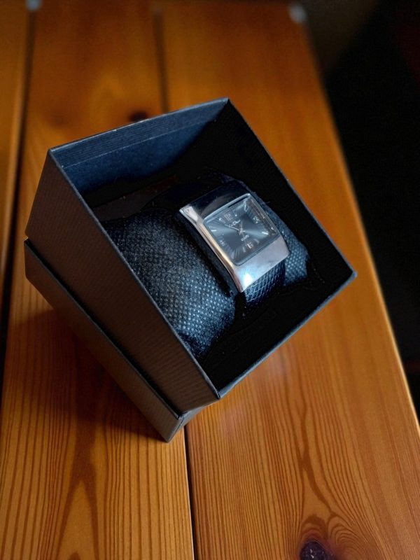 (Lc10) Le Chat ladies chunky bangle style watch - Image 2