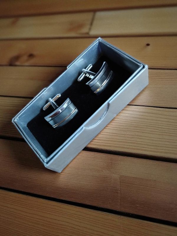(Cf10) Pair of fun geometrical design 1 quality cufflinks - Image 2