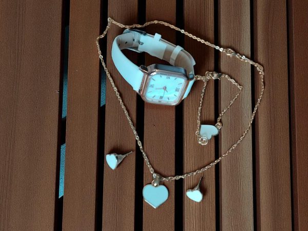 (LW100) Teenager / young lady watch and jewellery set - Image 2