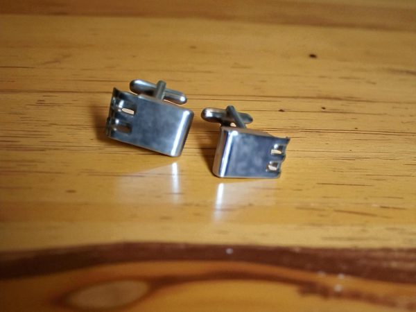 (Cf12) Pair of fun geometrical design 2 quality cufflinks