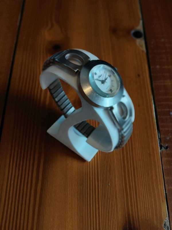 (Lc12) Le Chat ladies stainless steel watch - Image 3