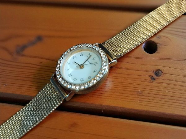 (LW128) Ladies quartz stainless steel dress watch - Image 2