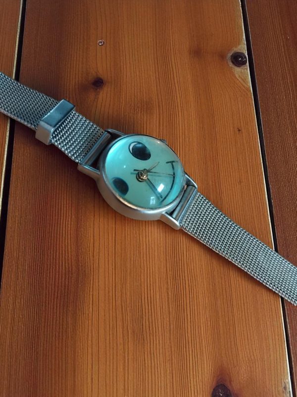 (LW130) Ladies / teens convex smiley face watch on stainless steel strap - Image 3