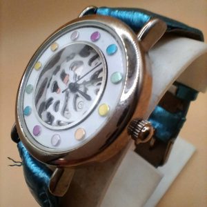 (Lc14) Le Chat ladies/teens bright leather strap watch
