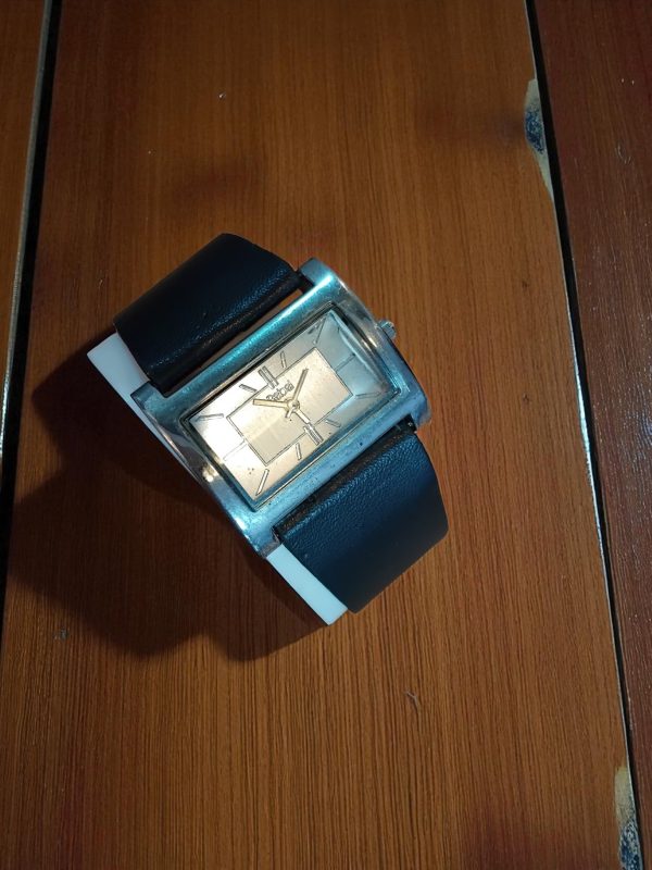 (LW142) Rebel thick leather strap wrist watch - Image 3