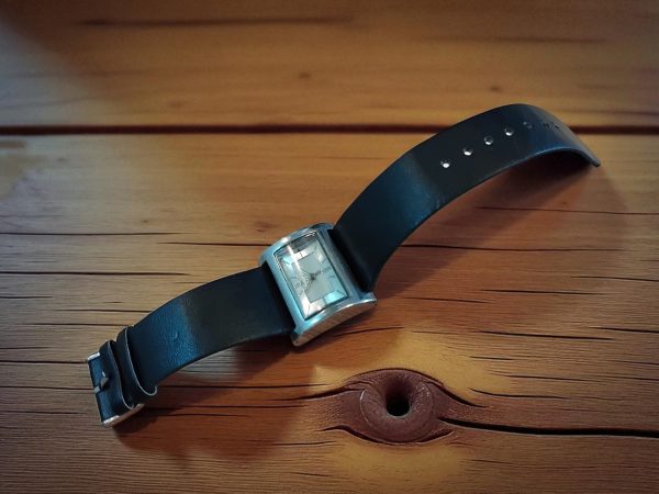 (LW142) Rebel thick leather strap wrist watch - Image 4
