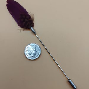 (LP18) Purple and black feather design lapel pin