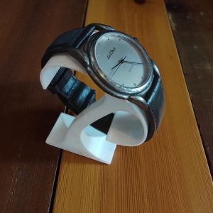 (Lc2) Le Chat ladies / teenagers black leather strap watch