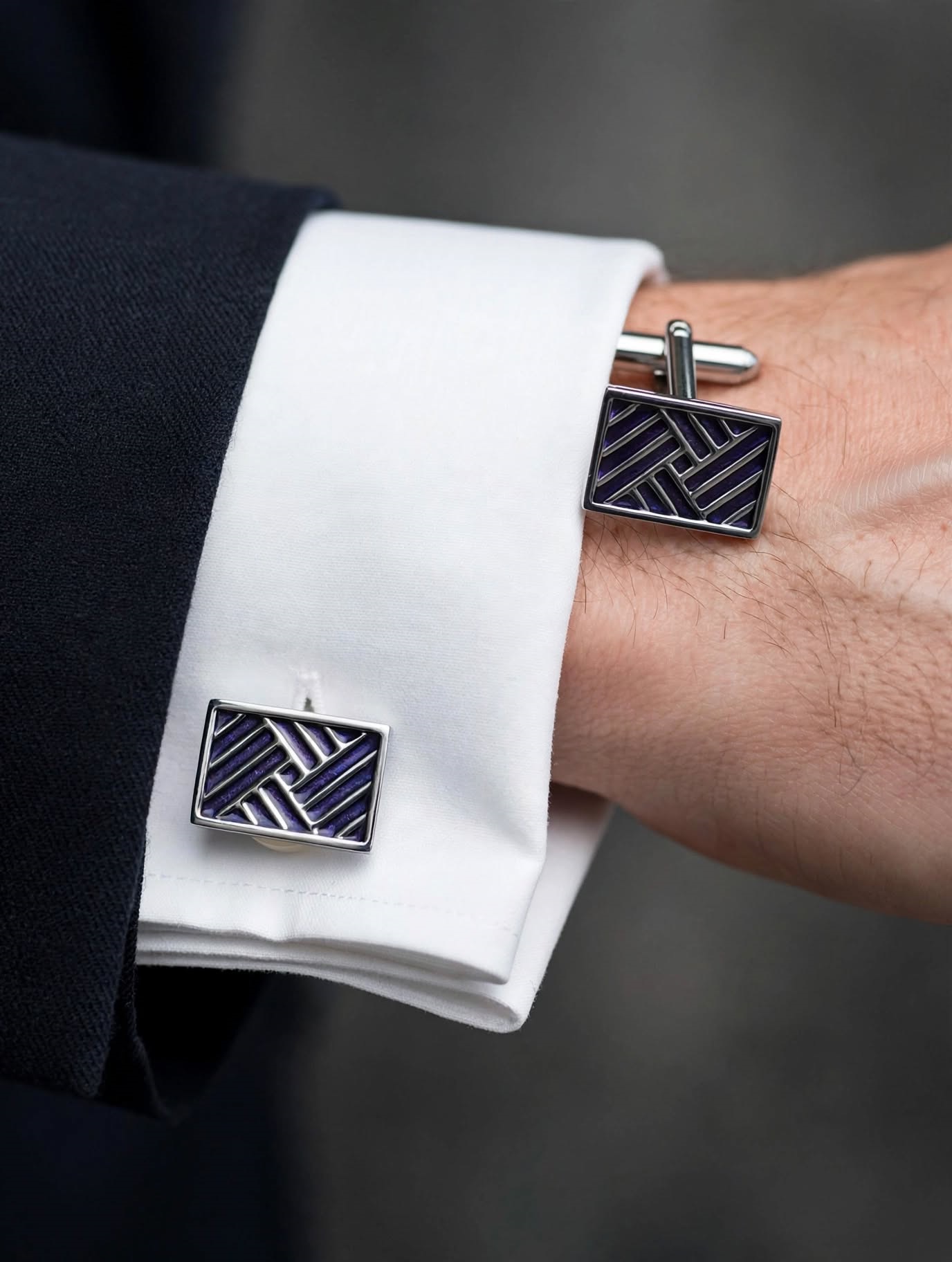 (Cf2) Asymmetrical rectangular pair of boxed cufflinks