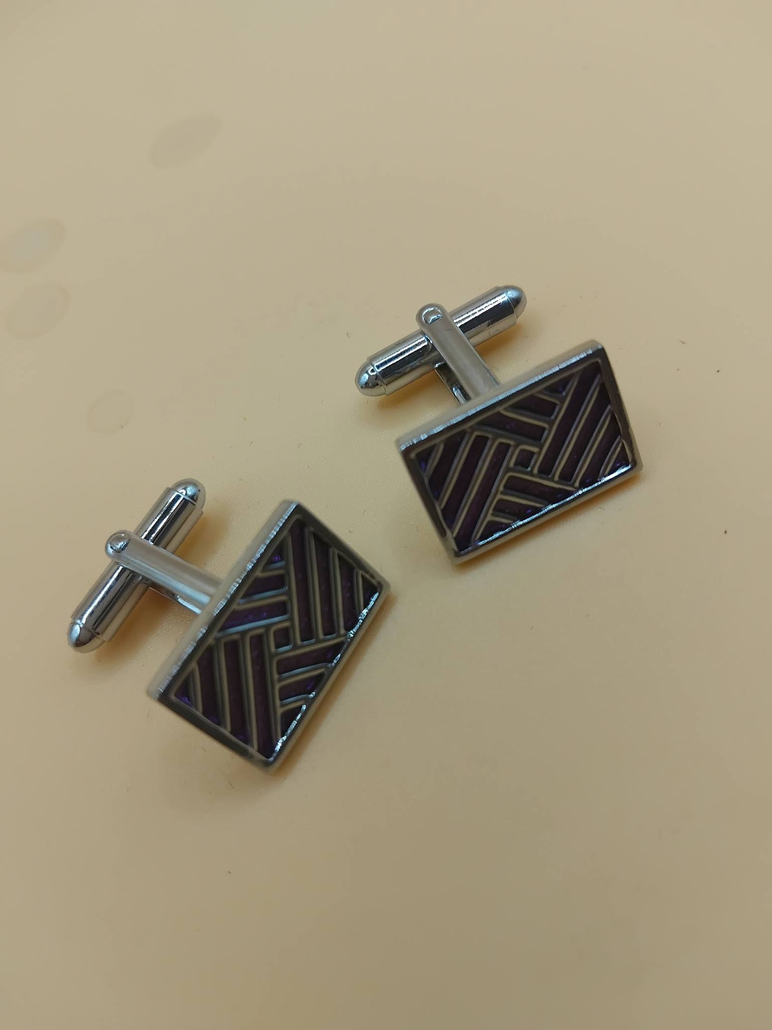 (Cf2) Asymmetrical rectangular pair of boxed cufflinks - Image 4
