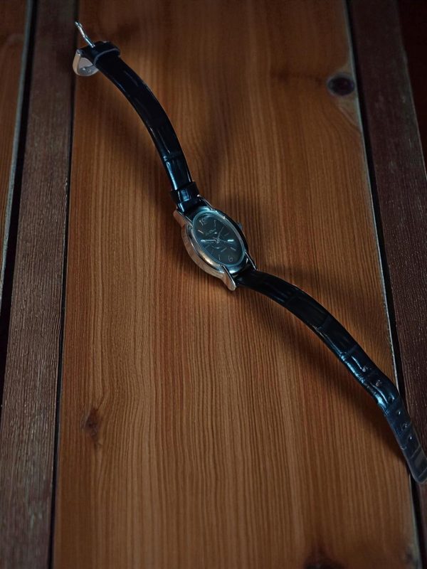 (Lc20) Le Chat ladies/teens leather strap dress watch - Image 4