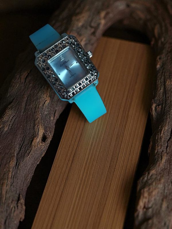 (Lc22) Le Chat ladies/teens blue silicone strap watch with rhinestones - Image 3