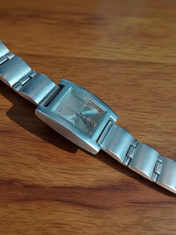 (BW30) Ladies teenager Small stainless steel strap watch - Image 3
