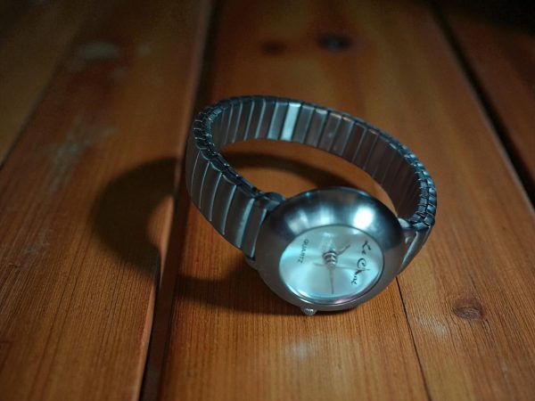 (Lc31) Le Chat ladies/teens brushed stainless steel expandable strap watch - Image 4