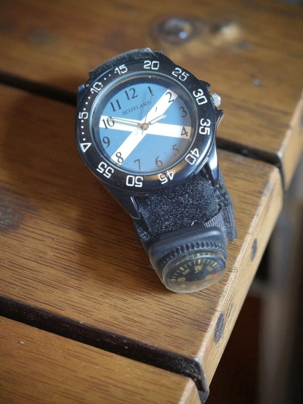(MW35) Gents/teenagers Scotland watch with compass - Image 4