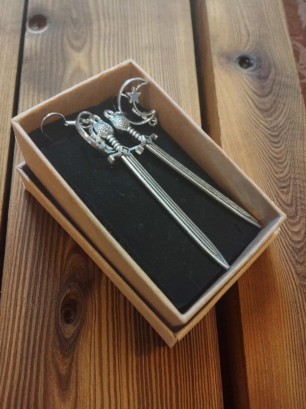 (E36) Unisex adult/teens Sword and moon goth style earrings - Image 4