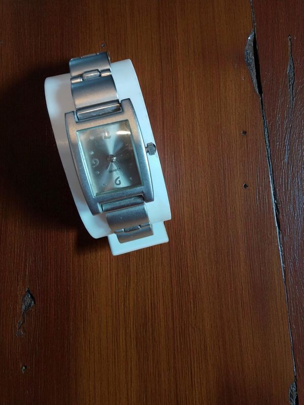 (Lc38) Le Chat ladies/teens brushed stainless steel small wrist watch - Image 3