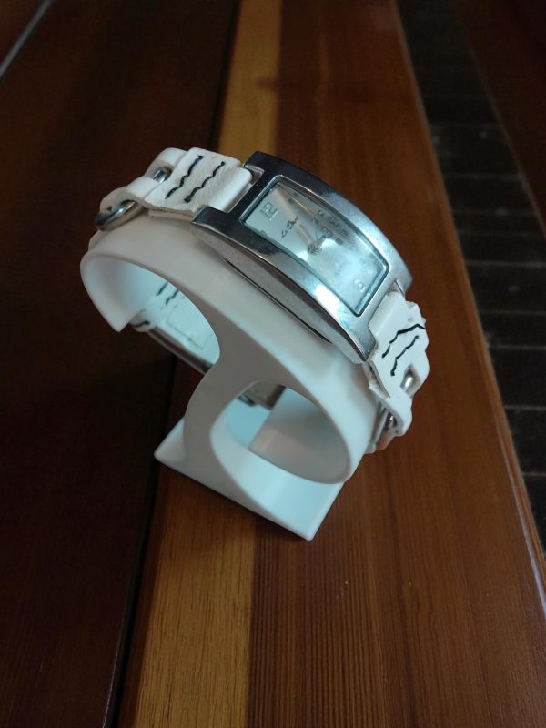 (Lc4) Le Chat ladies / teenagers plaid white leather strap watch - Image 3