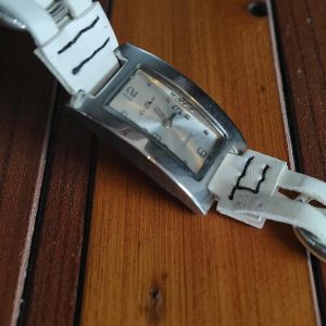 (Lc4) Le Chat ladies / teenagers plaid white leather strap watch