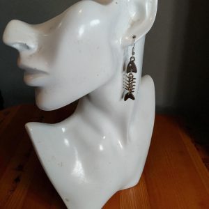(E40) Unisex goth punk fish bone pair of earrings