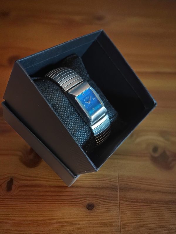 (Lc40) Le Chat ladies/teens stainless steel expandable strap watch - Image 2