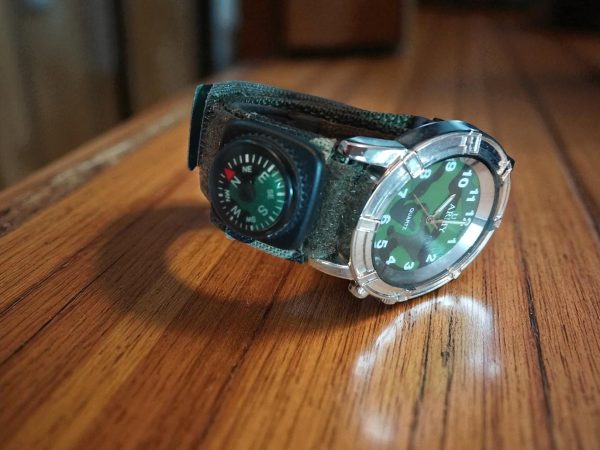 (MW45) Gents/Teenager US Army watch with compass - Image 4