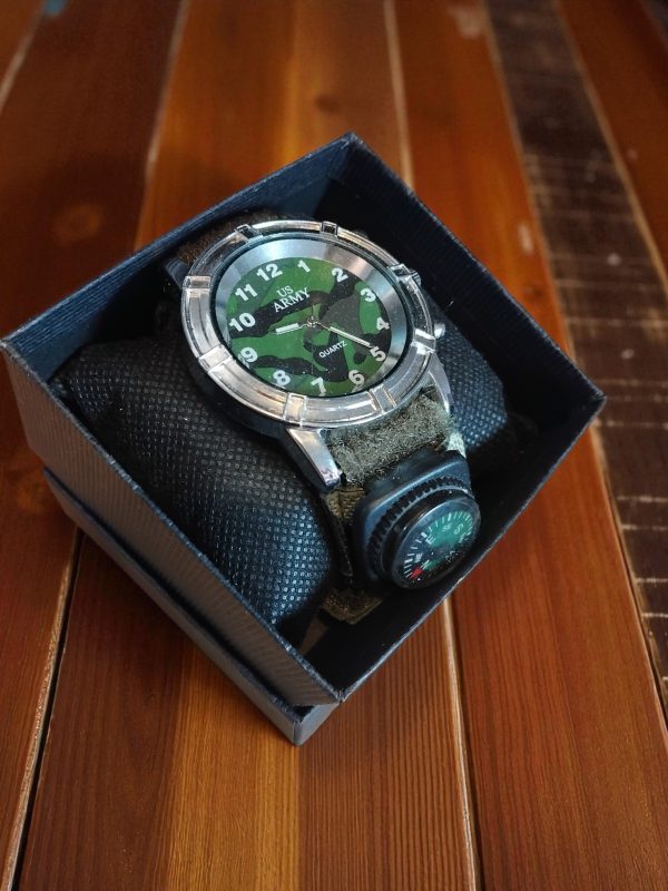 (MW45) Gents/Teenager US Army watch with compass - Image 2