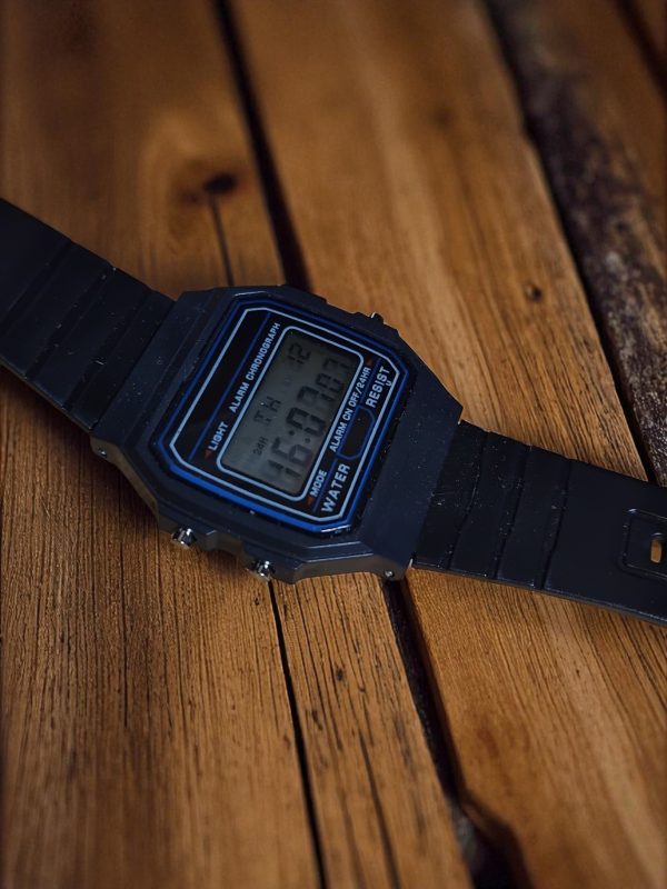 (MW46) Gents/Ladies/Teenager Digital watch with silicone strap - Image 5