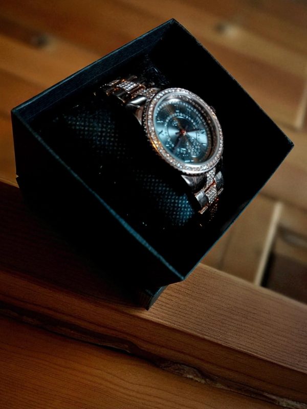 (MW47) Gents/Ladies Spirit Bling style stainless steel watch - Image 2
