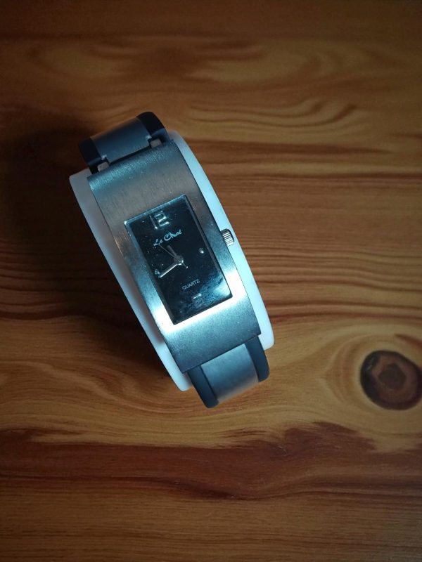 (Lc48) Le Chat ladies/teens Small brushed stainless steel strap watch - Image 3