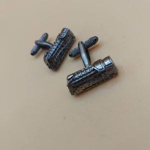 (Cf5) pair of engine train cufflinks