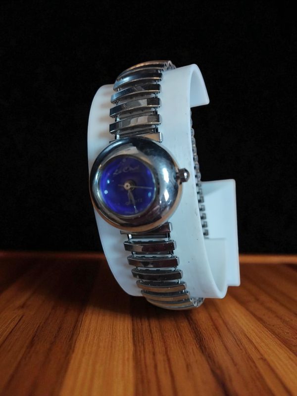 (Lc50) Le Chat ladies/teens Small face on expandable stainless steel strap watch