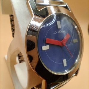 (Lc52) Le Chat adults/teens on expandable stainless steel strap watch