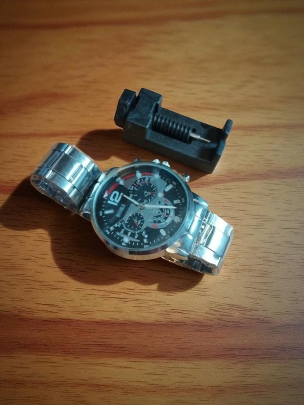 (MW54) Gents/Teenagers Soki stainless steel watch with strap adjusting tool - Image 4