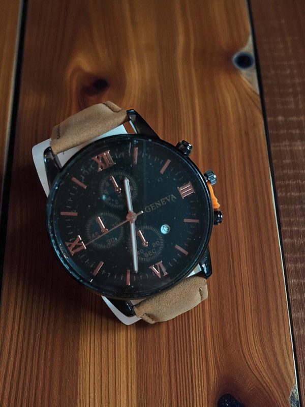 (MW58) Gents/Teenagers Geneva leather strap watch with date function - Image 4