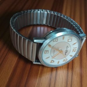 (Lc6) Le Chat ladies / gents expandable stainless steel watch