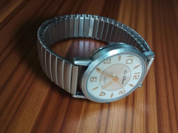 (Lc6) Le Chat ladies / gents expandable stainless steel watch