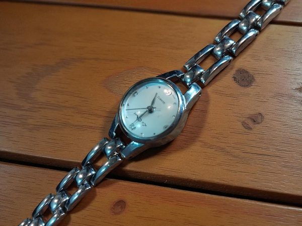 (Lc60) Ladies / teens stainless steel dress watch - Image 5
