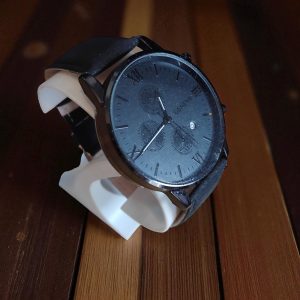 (MW62) Gents/Teenagers Geneva leather strap watch with date function