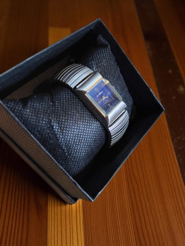 (Lc62) Ladies stainless steel expandable strap watch - Image 2