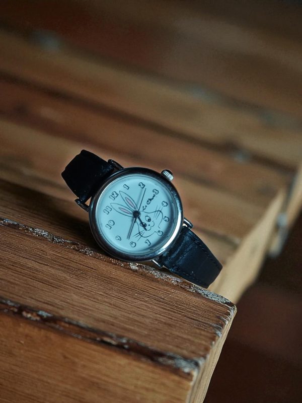 (Lc65) Ladies le chat bugs bunny leather strap watch - Image 3