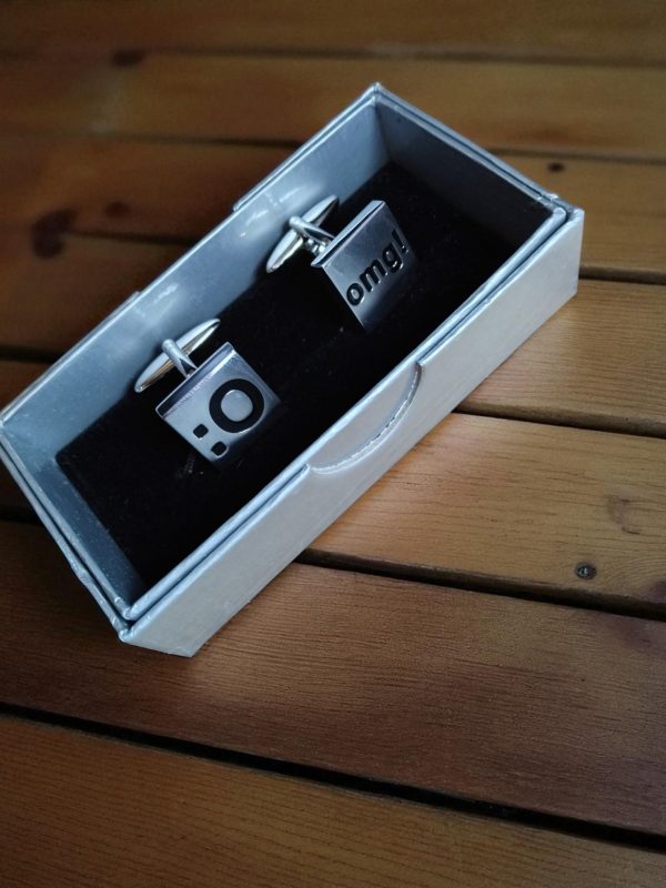 (Cf7) Pair of fun "OMG" quality cufflinks - Image 2