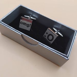 (Cf7) Pair of fun "OMG" quality cufflinks
