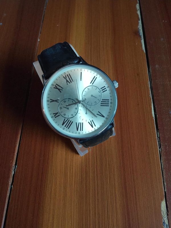 (MW71) Topman boxed leather strap dress watch - Image 3