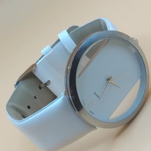 (LW71) Ladies quartz thick white leather strap watch