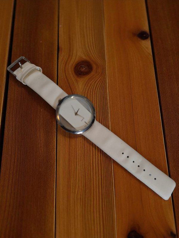 (LW71) Ladies quartz thick white leather strap watch BARGAIN!!! - Image 5