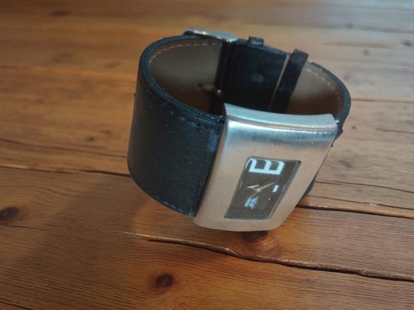 (LW76) Softech of London wide black leather strap watch - Image 3