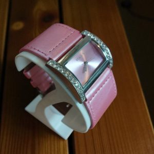 (LW79) SOLO Ladies pink thick banded leather strap wrist watch